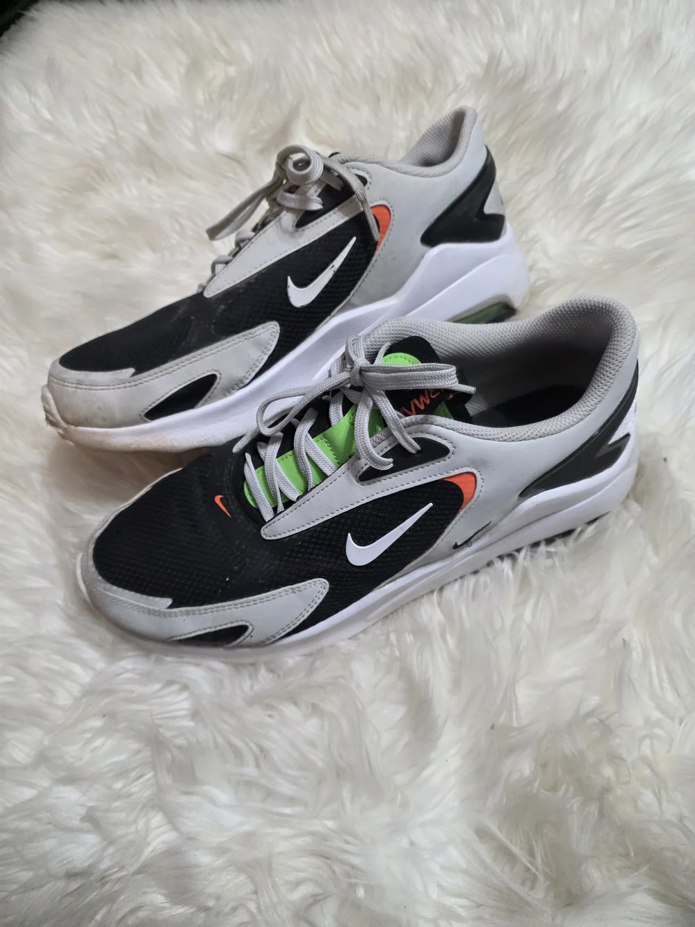 Nike Kids' Black & Gray Athletic Sneakers with Green Accent